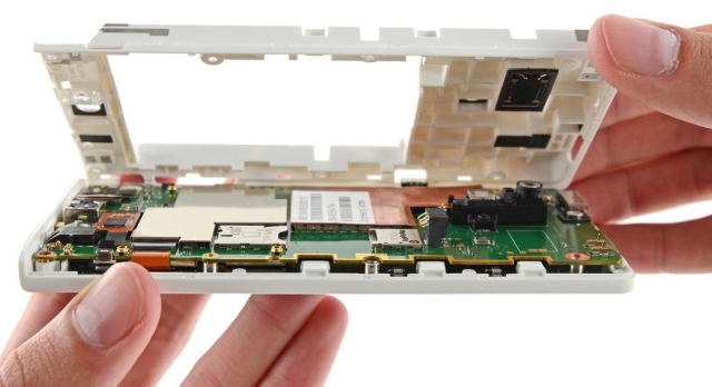 iFixit добрались до прототипа смартфона Project Tango-3