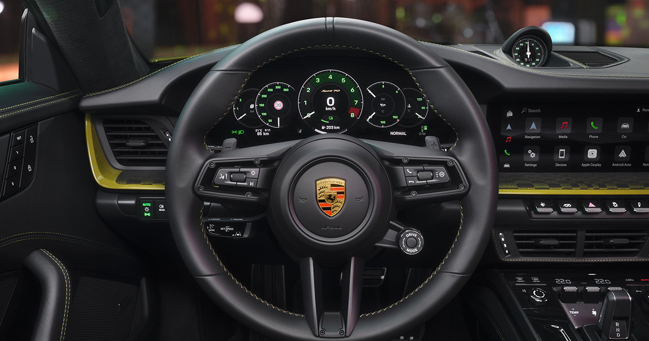 Dashboard of Porsche 911 Spirit 70