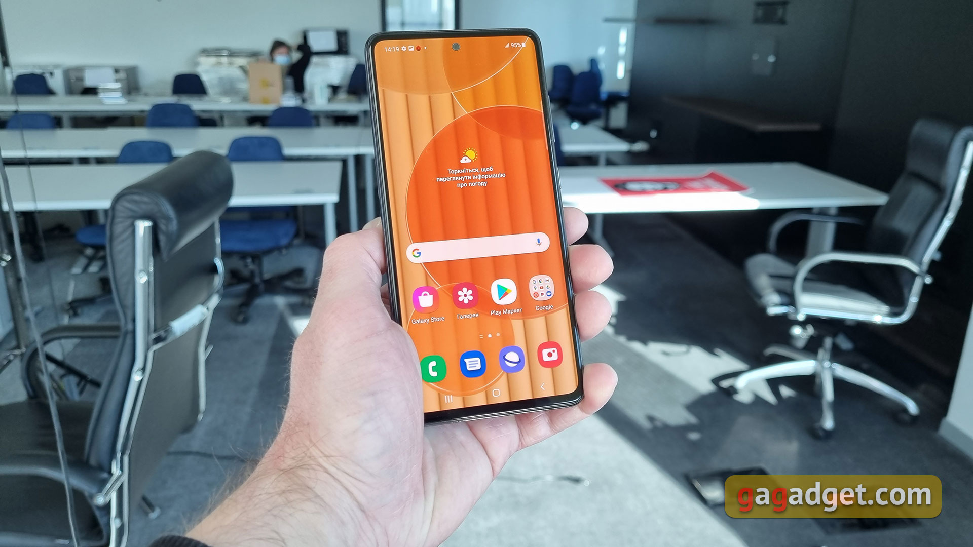 Смартфоны Samsung Galaxy A72, A52 и A32 своими глазами-24