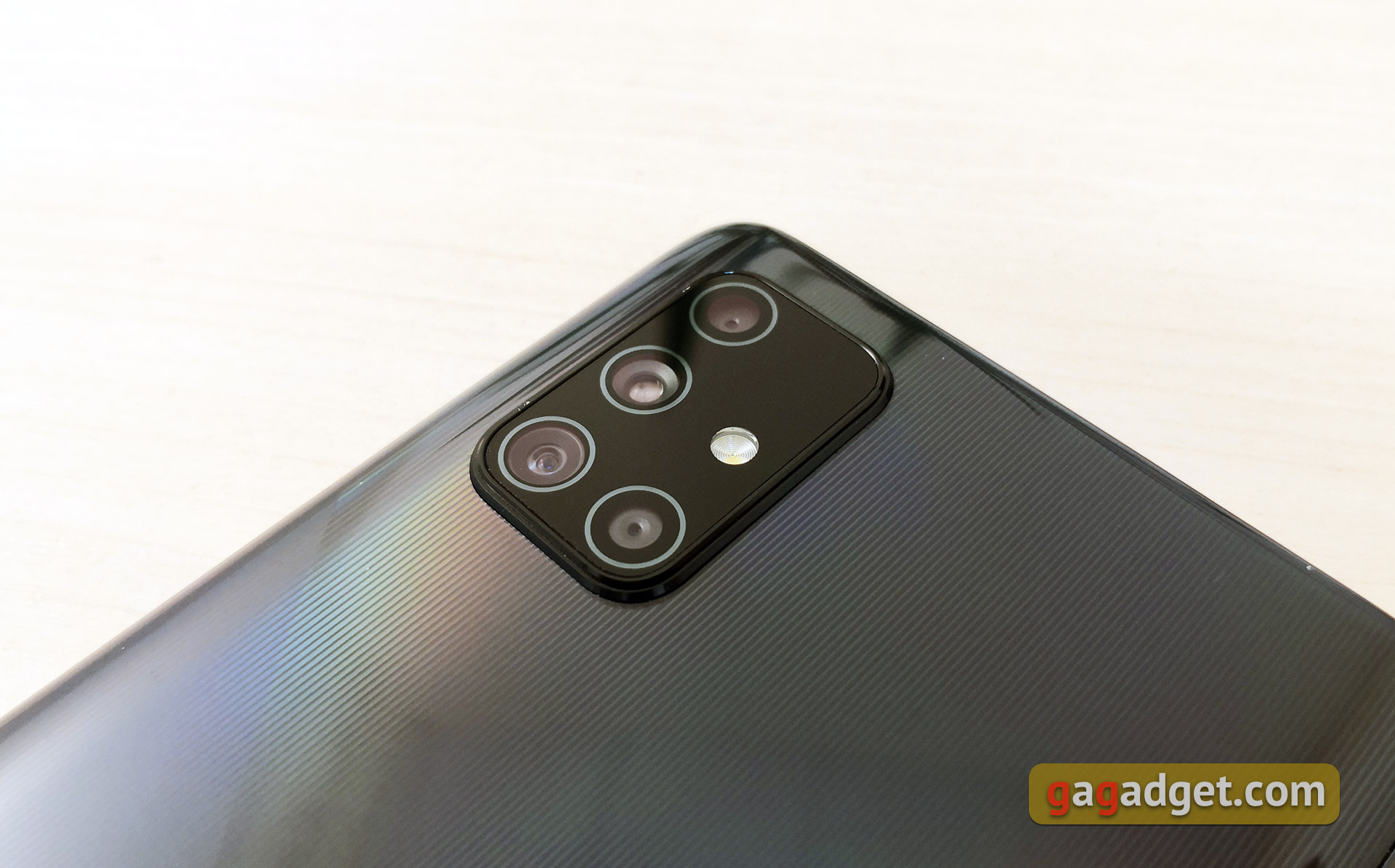 Огляд Samsung Galaxy A71: потенційний бестселер середнього сегмента-11