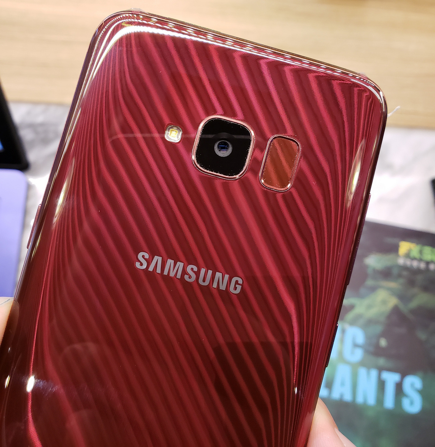samsung-galaxy-s-lite-luxury-4.jpg