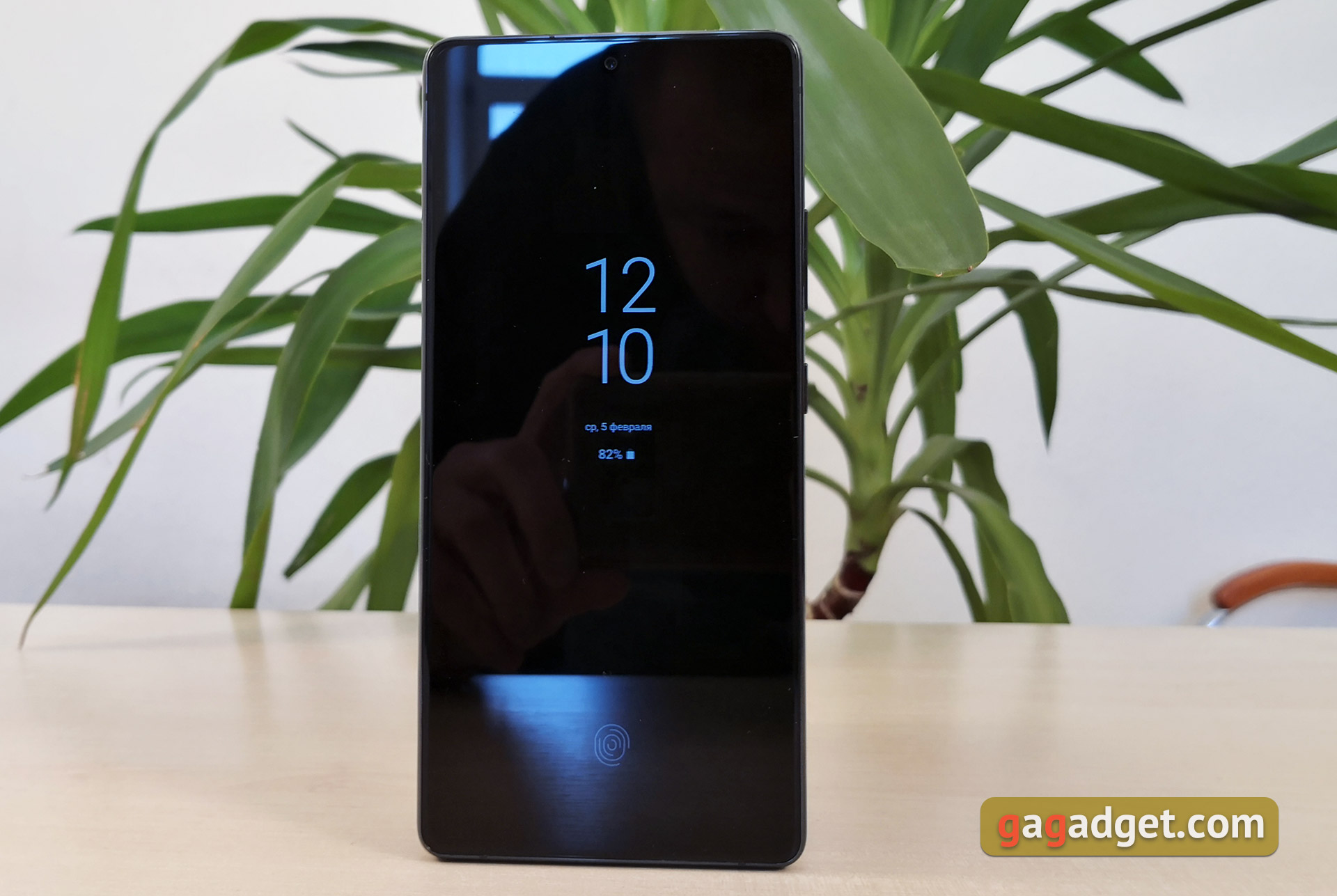 Обзор Samsung Galaxy S10 Lite: флагман на минималках-4