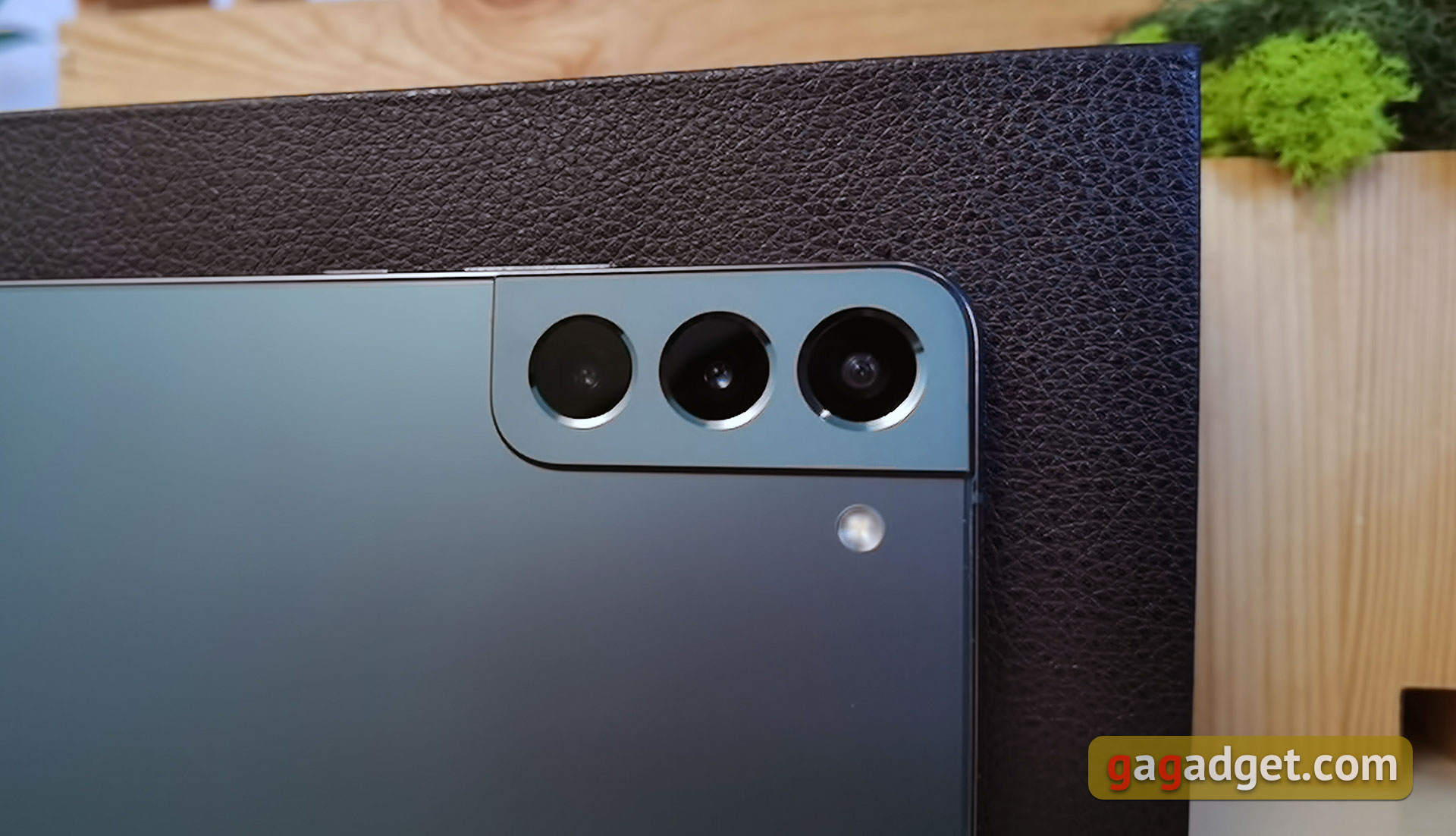 Samsung Galaxy S22 and Galaxy S22+ Review: Universal Flagships-257