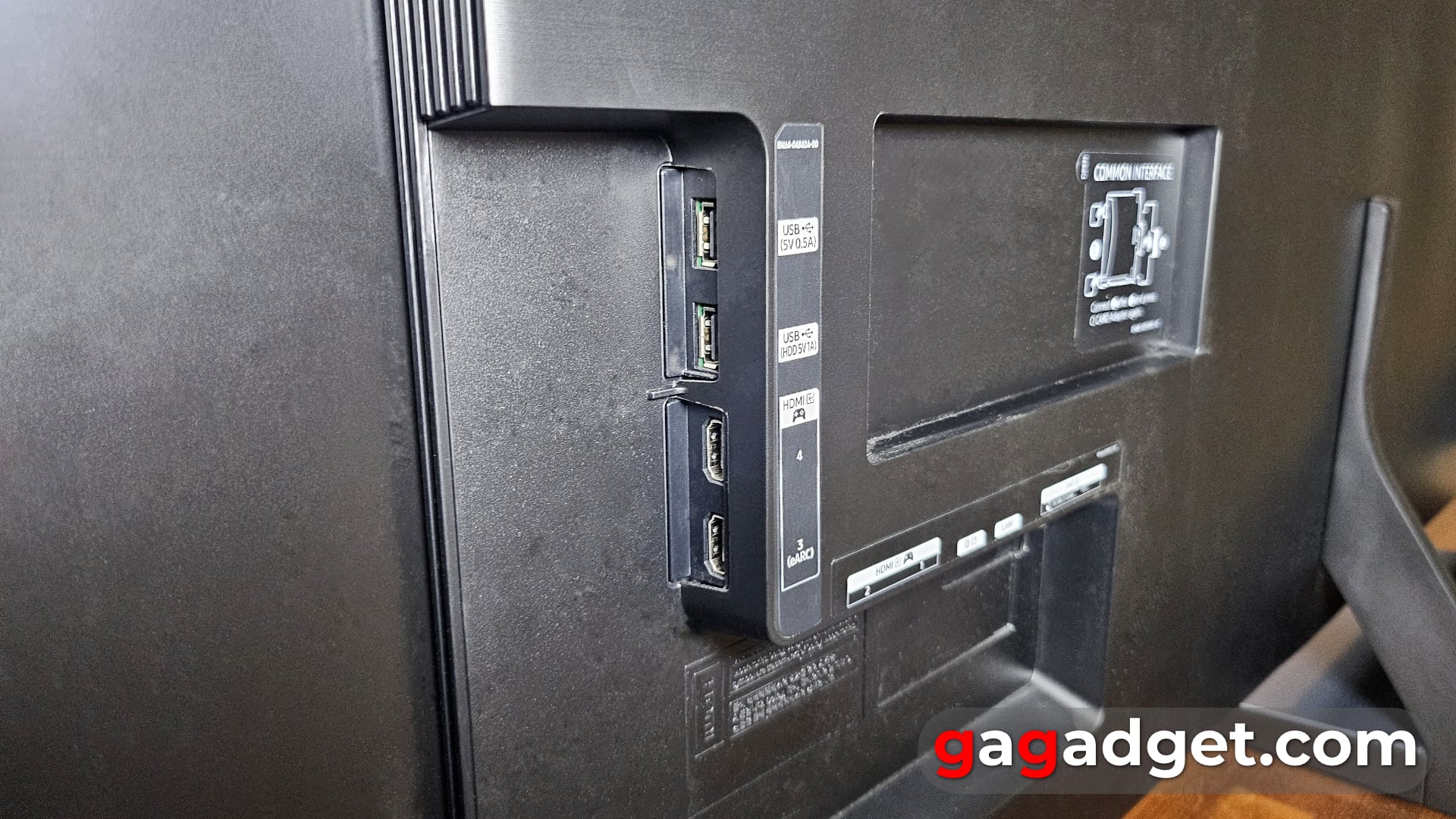 Большой соблазн: обзор 77-дюймового OLED-телевизора Samsung S90D-5