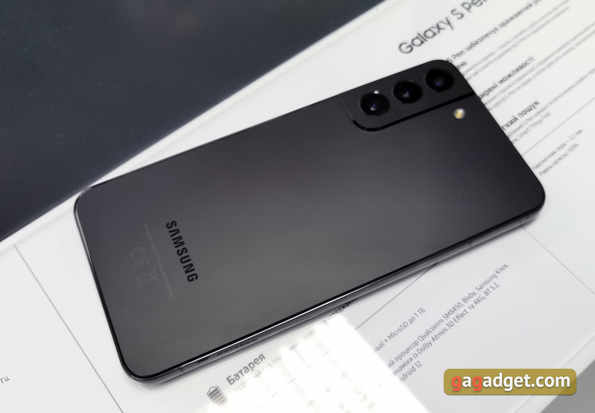 Флагманські смартфони Samsung Galaxy S22 та планшети Galaxy Tab S8 на власні очі-53