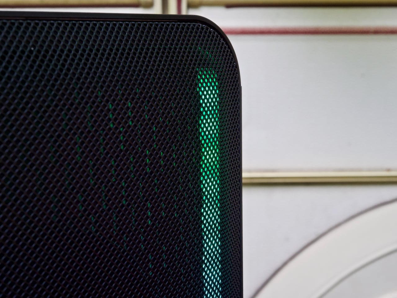 King of the vibe: Samsung Sound Tower MX-ST50B heavy-duty speaker with built-in battery and LED backlight review-6