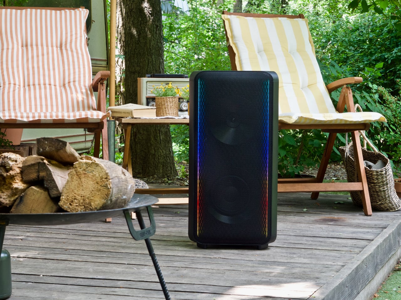 King of the vibe: Samsung Sound Tower MX-ST50B heavy-duty speaker with built-in battery and LED backlight review-24