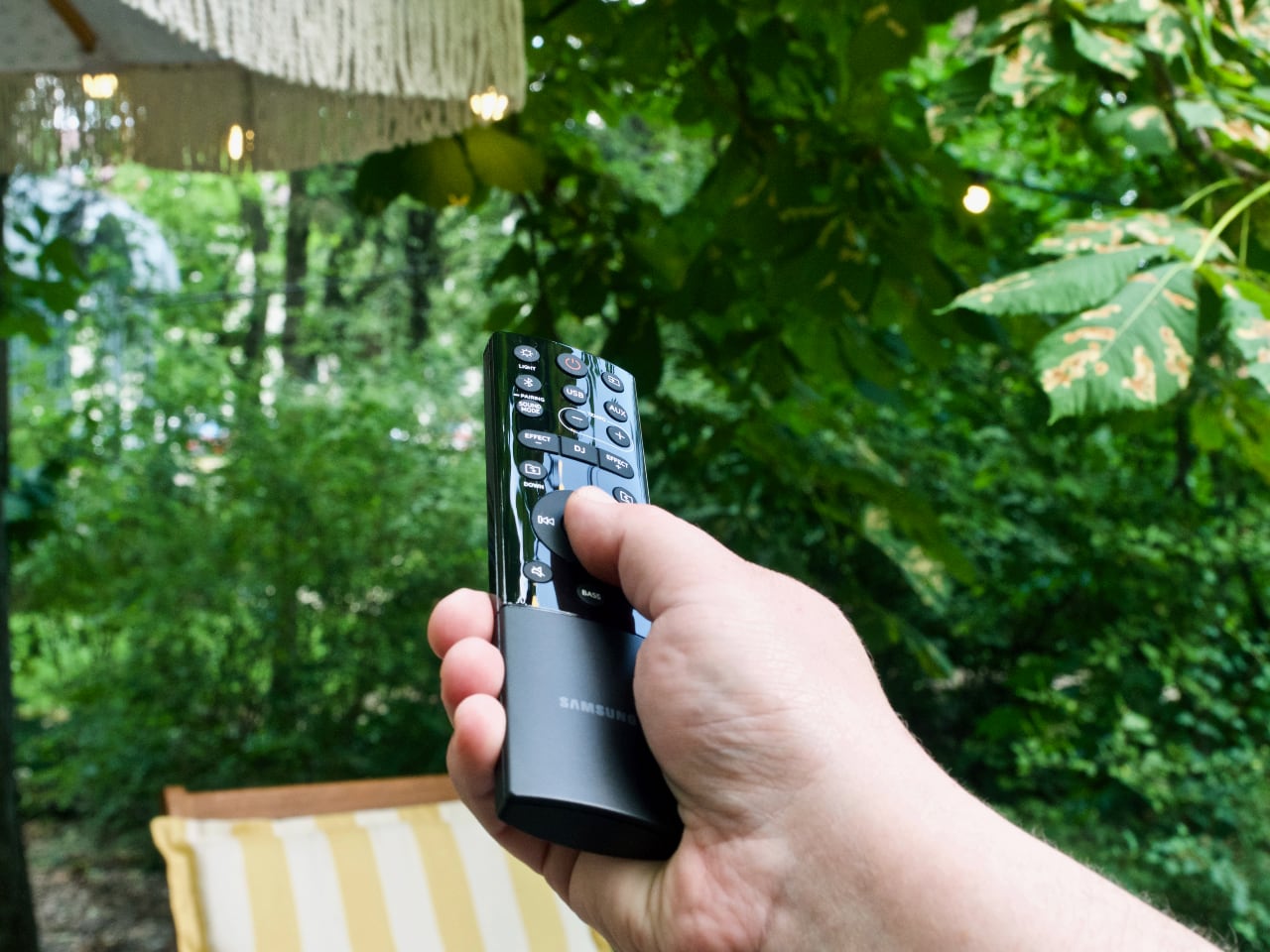 King of the vibe: Samsung Sound Tower MX-ST50B heavy-duty speaker with built-in battery and LED backlight review-38