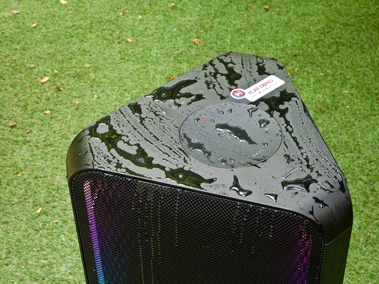 King of the vibe: Samsung Sound Tower MX-ST50B heavy-duty speaker with built-in battery and LED backlight review-61