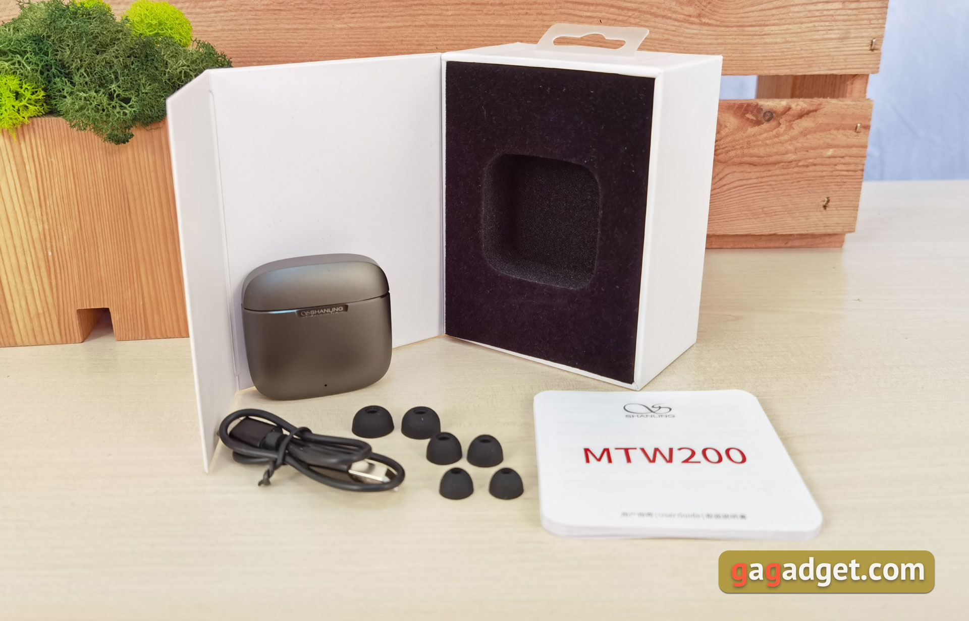 Shanling MTW200 Review: Long-Lasting TWS Earbuds for Bass Fans-4