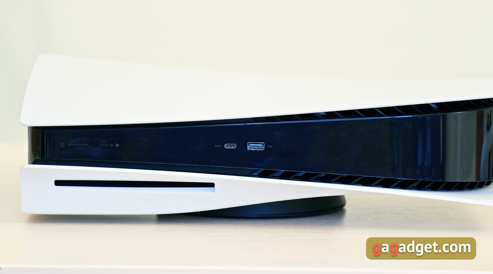 PlayStation 5 Review: Buy Me If You Can-37