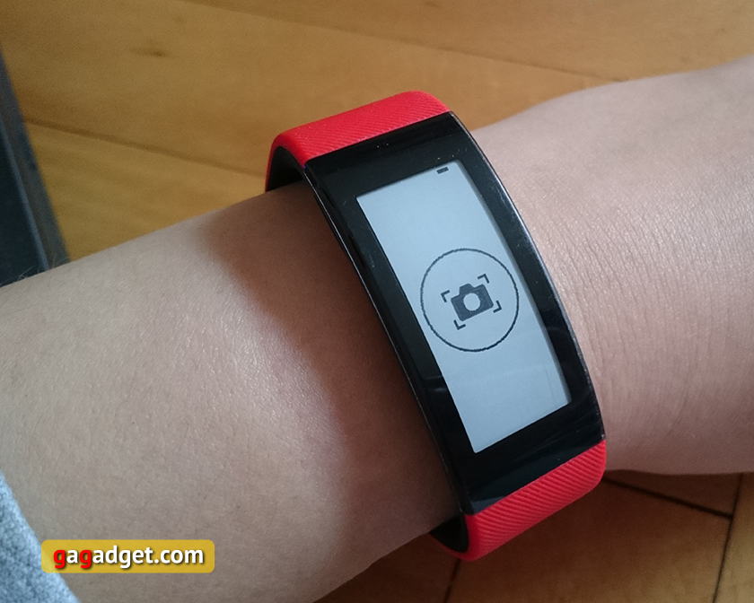 Швец и жнец: обзор Sony SmartBand Talk (SWR30)-8