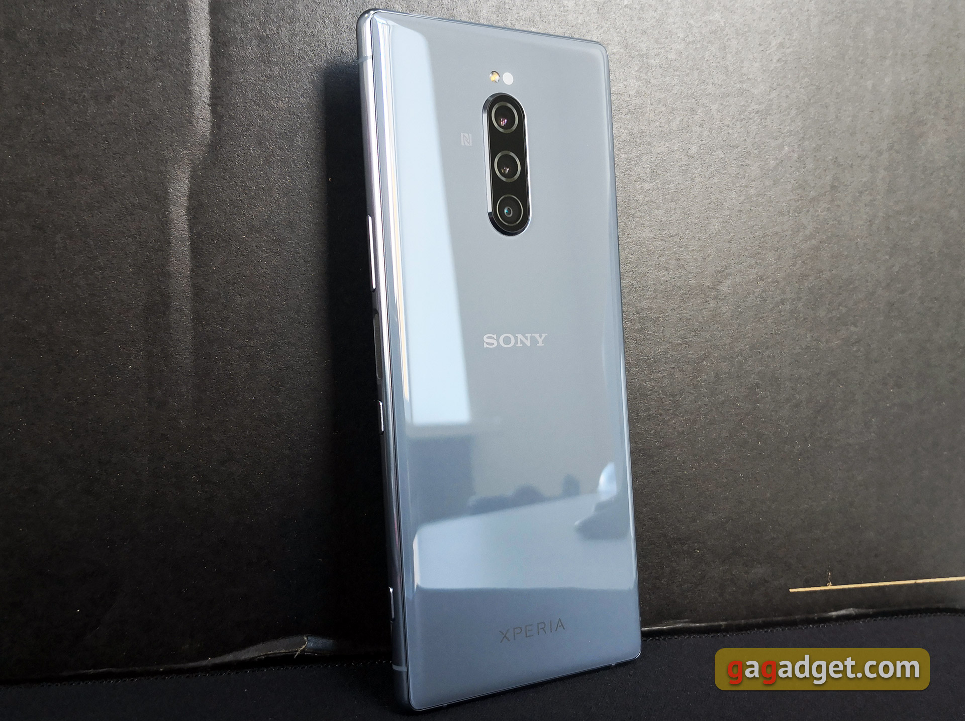 Огляд Sony Xperia 1: "високий" флагман з 4K HDR OLED дисплеєм-11