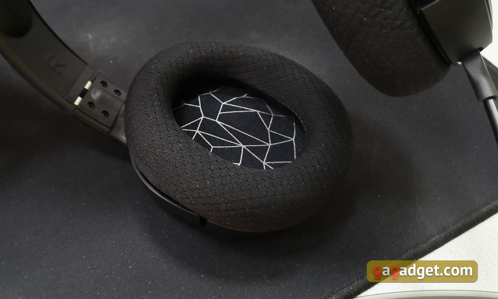 Огляд SteelSeries Arctis 1 Wireless: бездротова ігрова гарнітура для всіх платформ-20