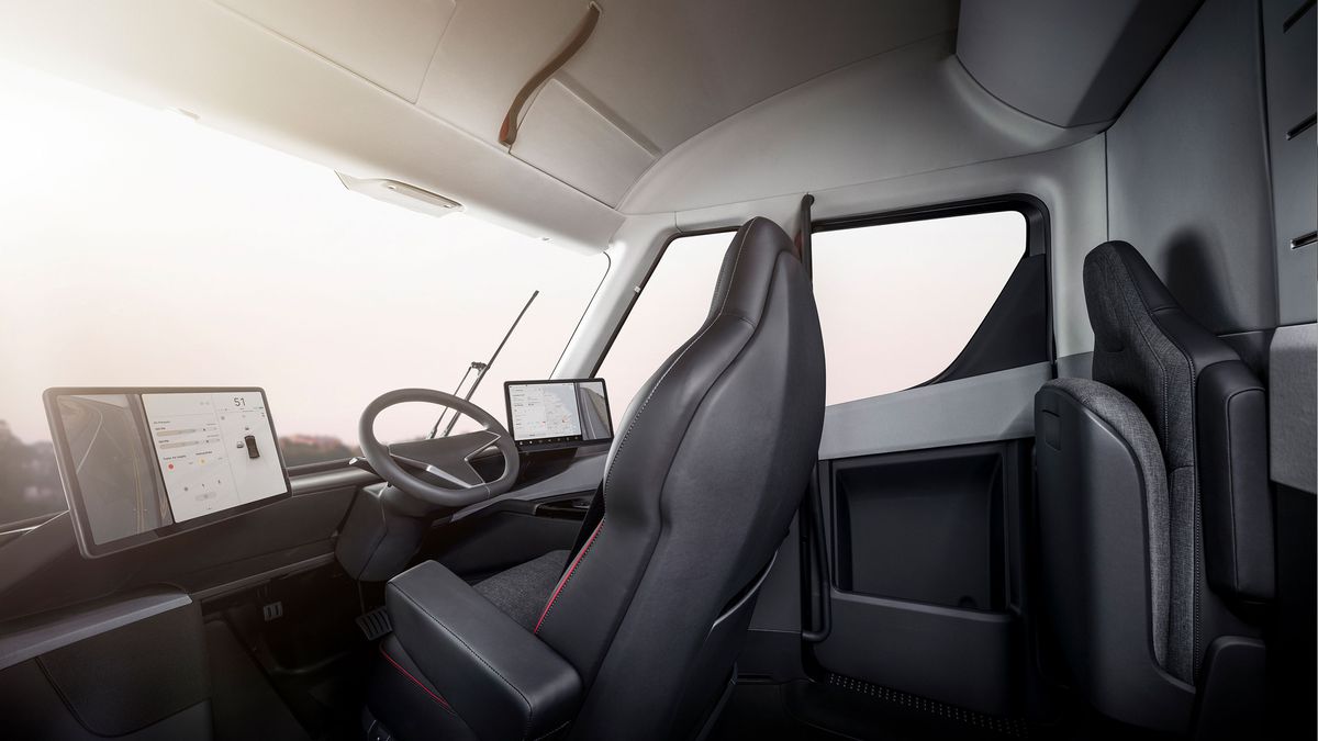 tesla-semi-event-3.jpg