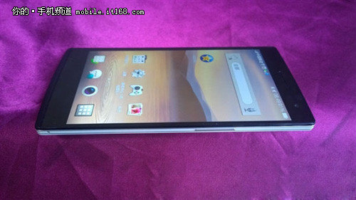 Живые фото смартфона Oppo Find 7 и его упаковки попали в сеть-3