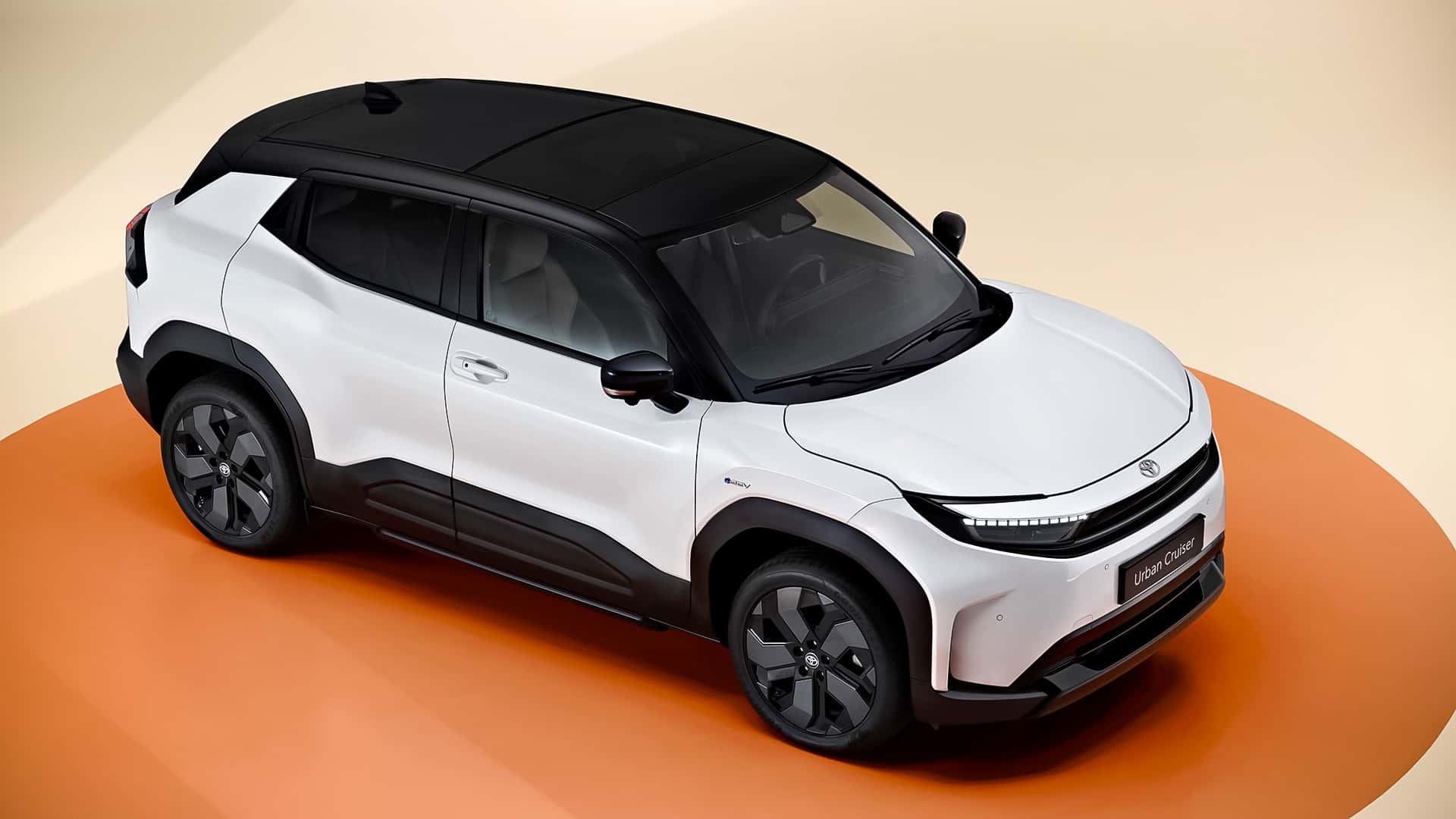 Toyota Urban Cruiser 2025 задня частина