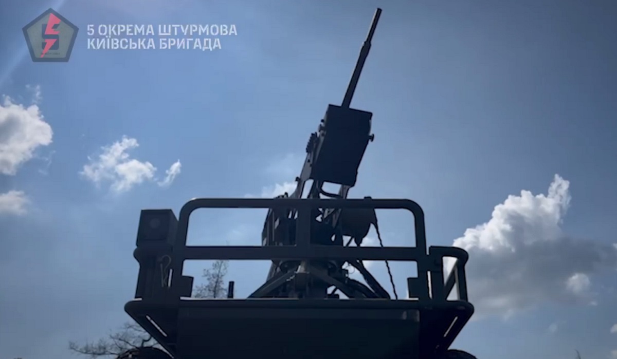 Les forces armées ukrainiennes montrent les premières images d'un drone blindé terrestre en action