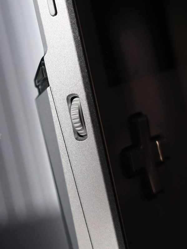 Клавіша MagicSwitch на Ayaneo Pocket Vert