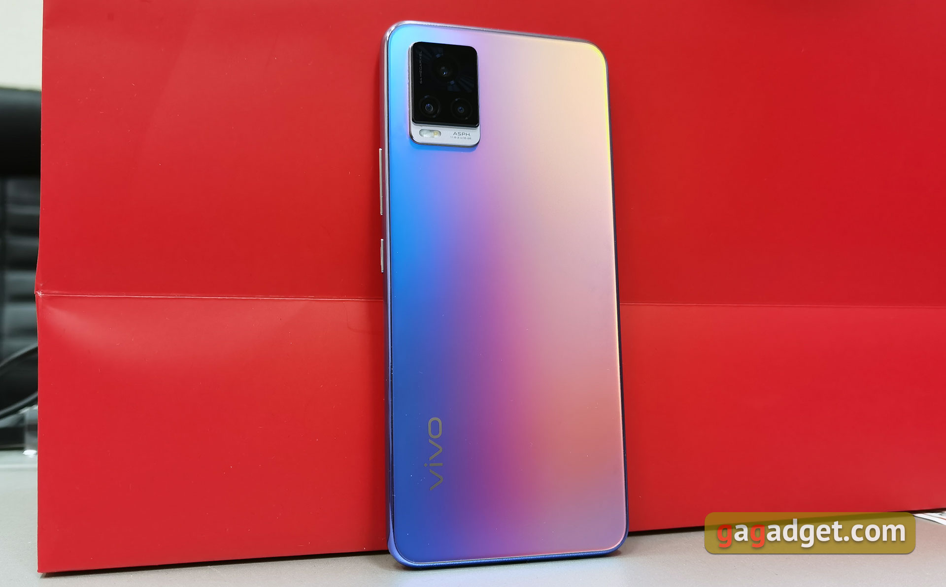 Обзор vivo V20: первый смартфон на Android 11, который можно купить-13
