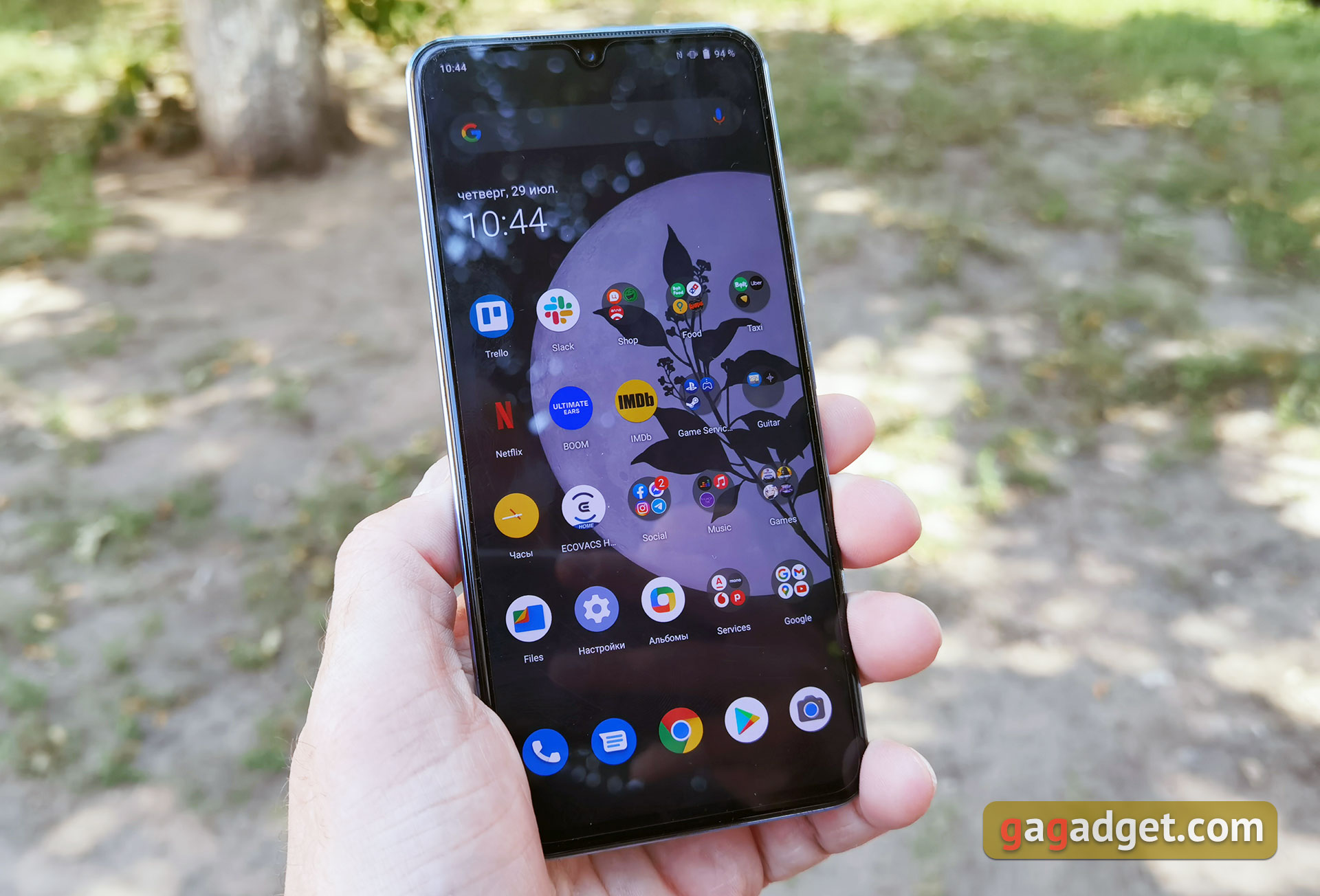 vivo V21 review: the joy of tick-tocker