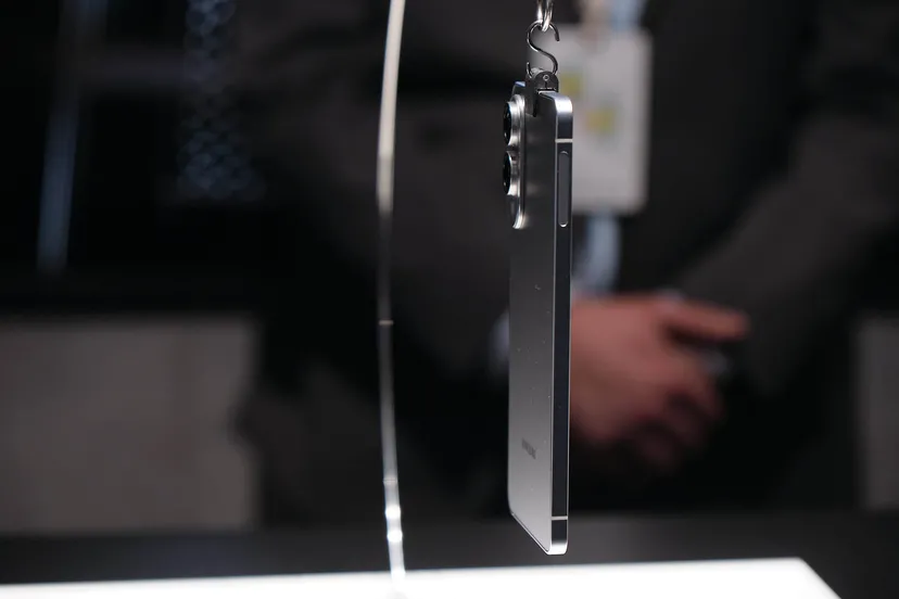 Імовірно, сенсорна кнопка на лівій грані Galaxy S25 Edge