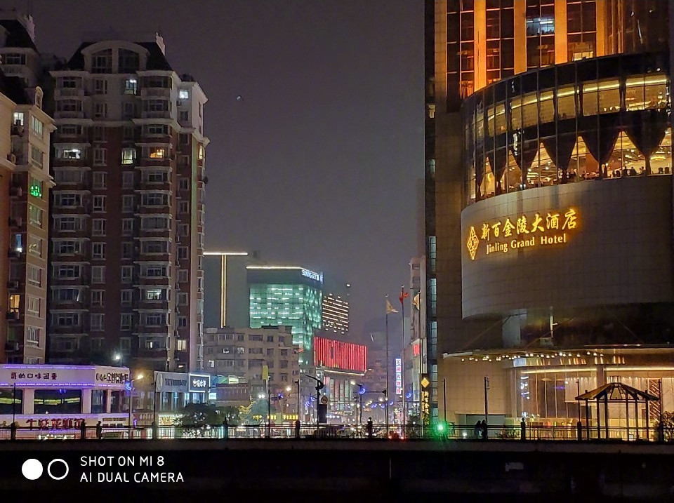 xiaomi-mi-8-super-night-scene-4_cr.jpg
