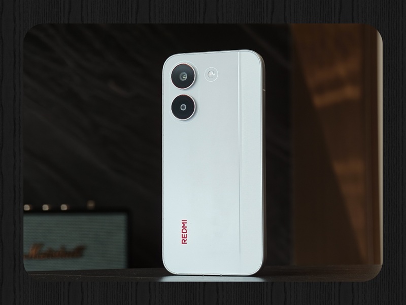 Photo of the back of Redmi Turbo 5