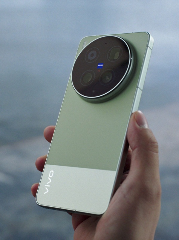 Додаткові фотографії Vivo X300 Ultra