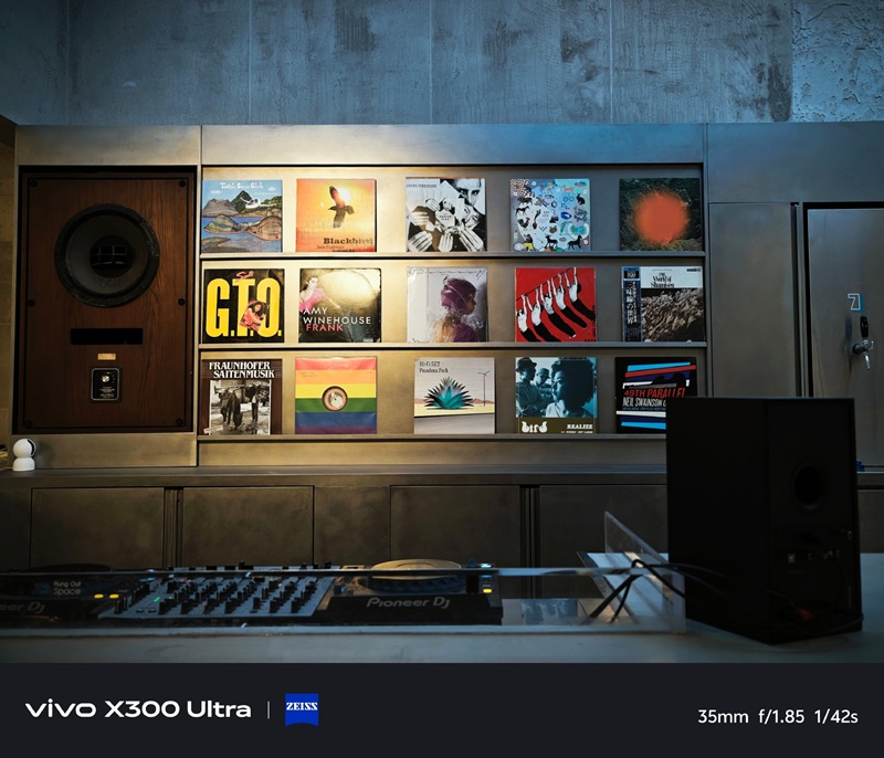 Фото з Vivo X300 Ultra 2