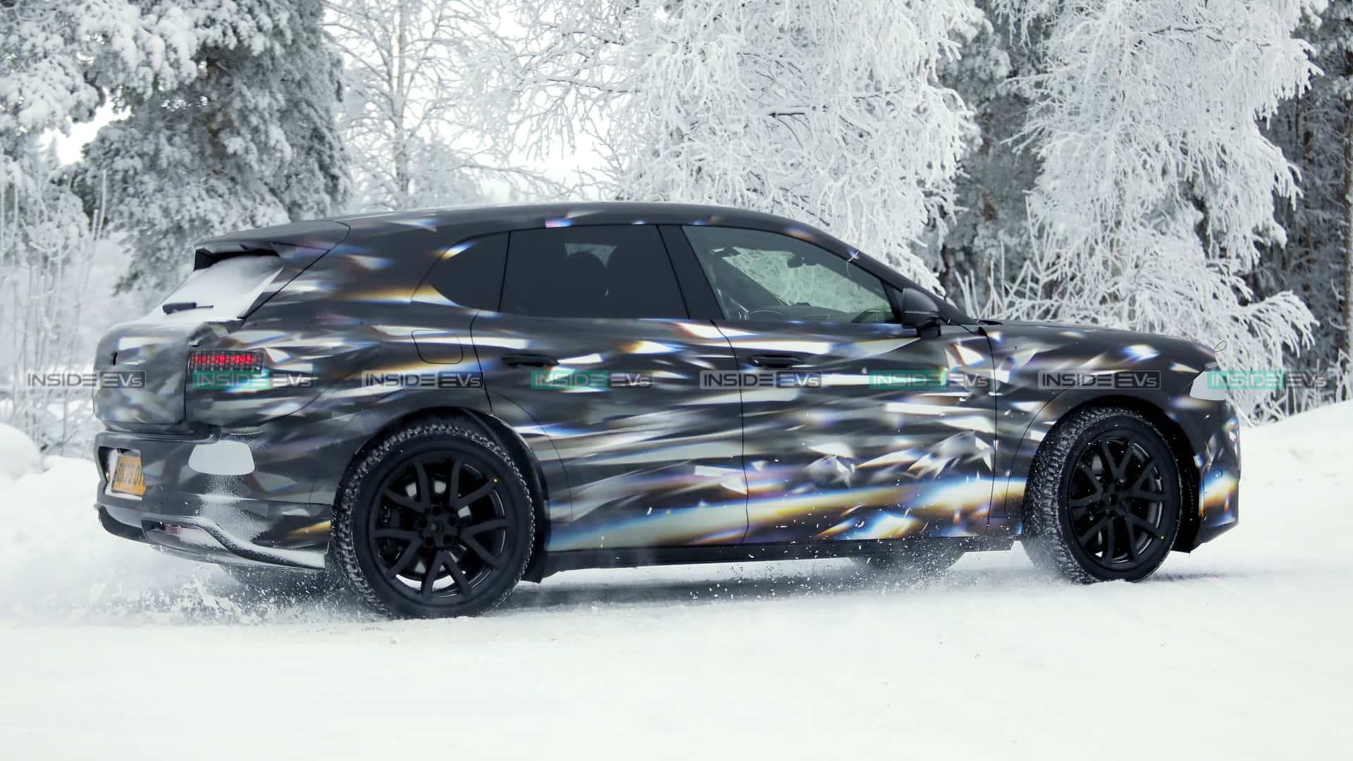 Прототипы Bentley Torcal на тестах
