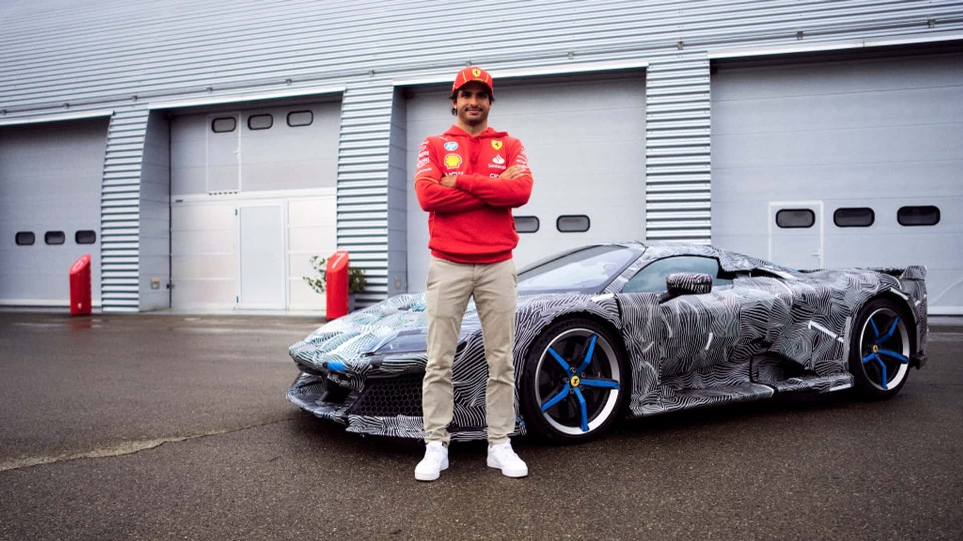 Ferrari F80 Aperta in test drive