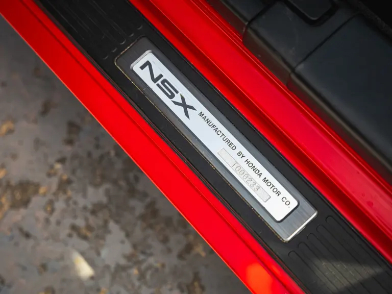 Honda NSX в движении на трассе