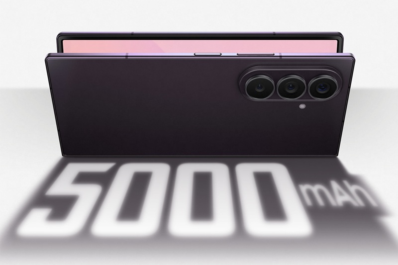 Le Galaxy Z Fold 8 Ultra est disponible en Graphite, Cream et Violet Shadow, avec un Green Shadow exclusif sur le Samsung Store.