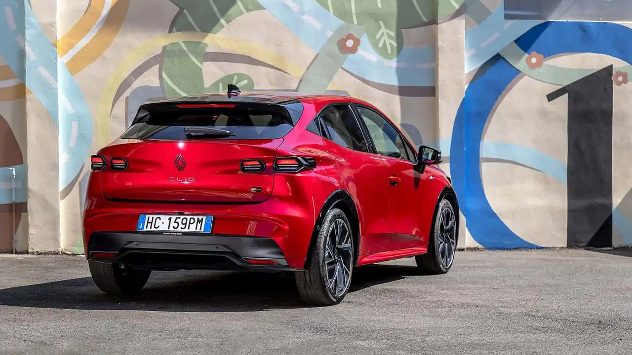 Renault Clio, вид сзади