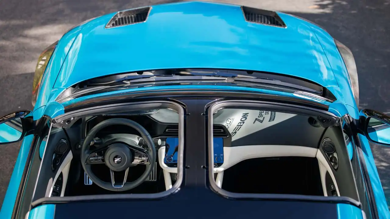 Детали интерьера Nissan Z Kaze