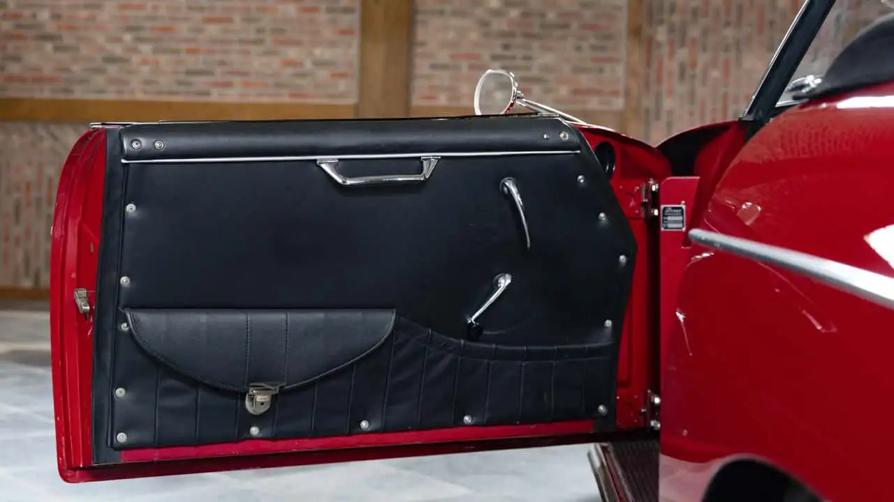 Компоненти під капотом Porsche 356 B 1600 Super Roadster 1960 року