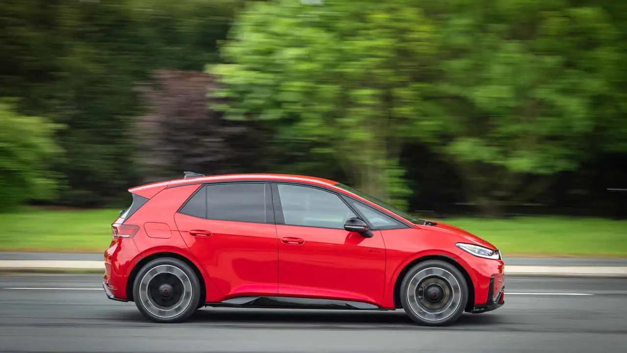 Volkswagen ID.3 GTI с фирменной решеткой
