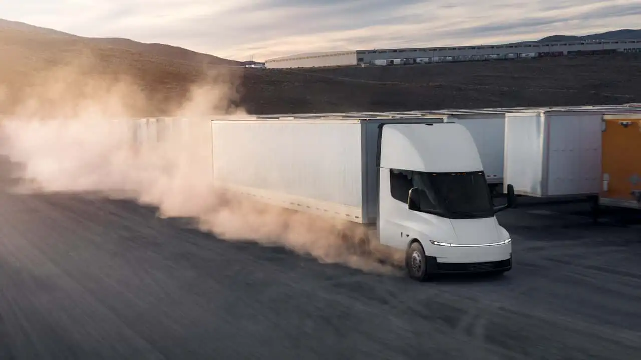 Интерьер Tesla Semi