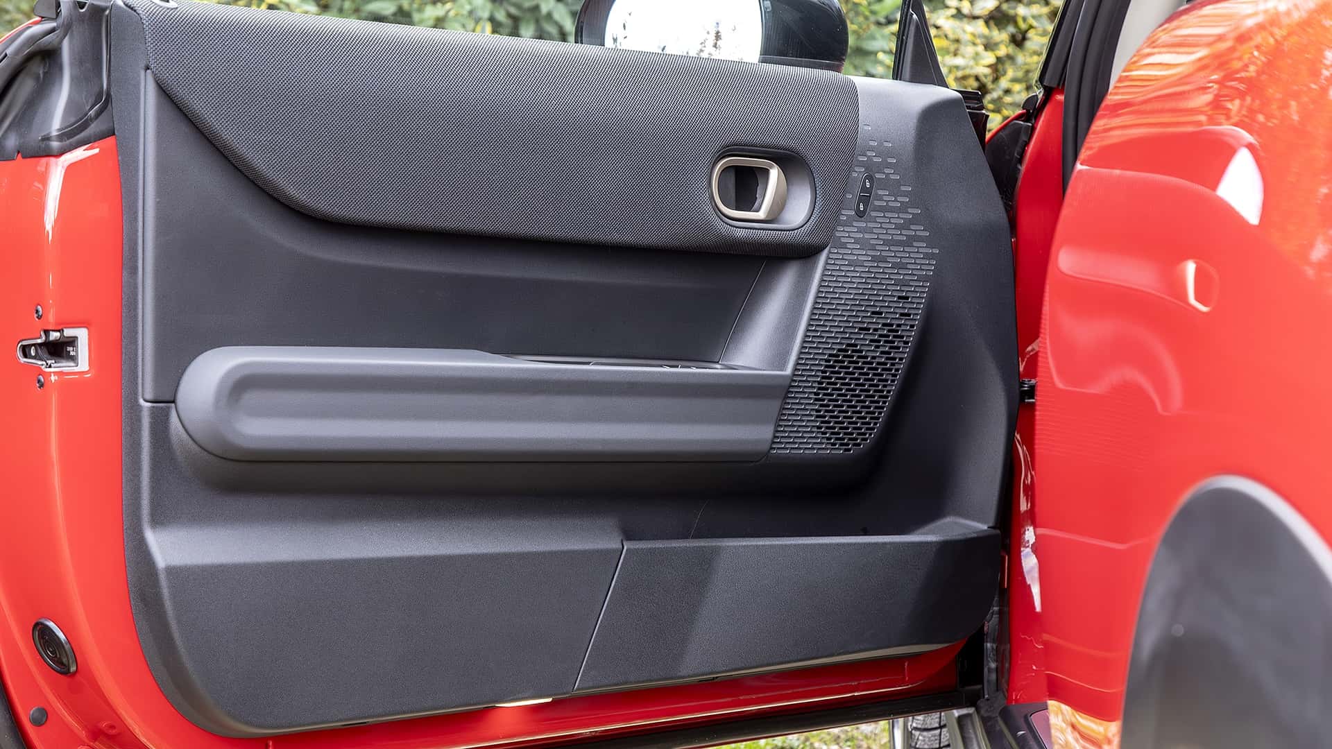 Модель MINI Cooper в червоному кольорі