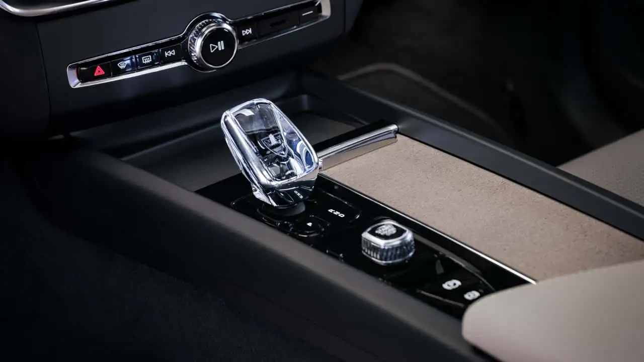 Центральний дисплей Volvo XC60