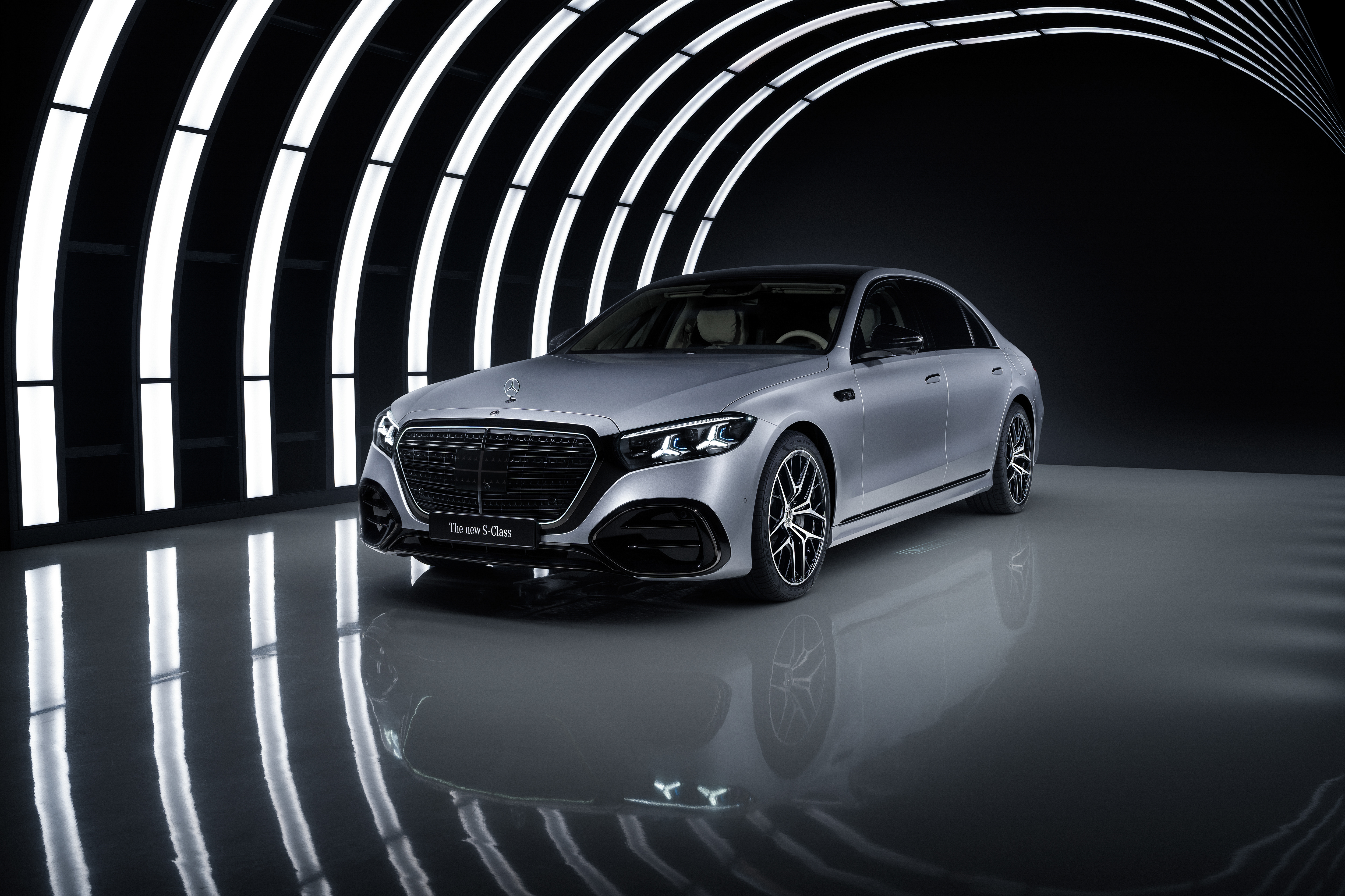 Передня частина оновленого Mercedes-Benz S-Class 2026