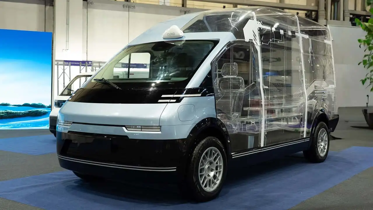 Електричний фургон Chery Delivan, вид збоку