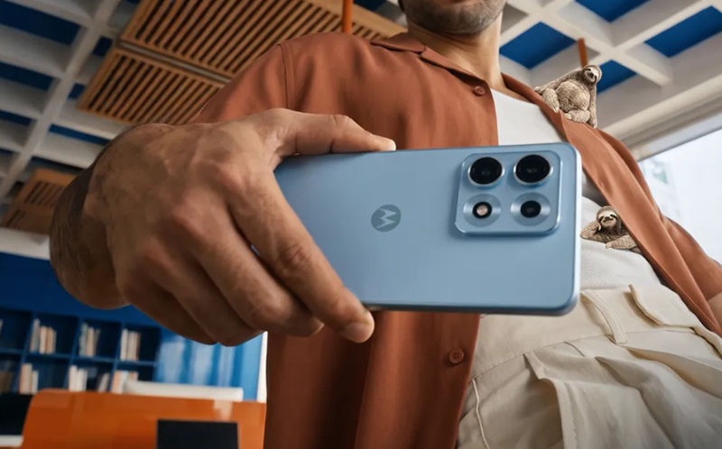 Motorola Edge 70 Max: передняя и задняя стороны