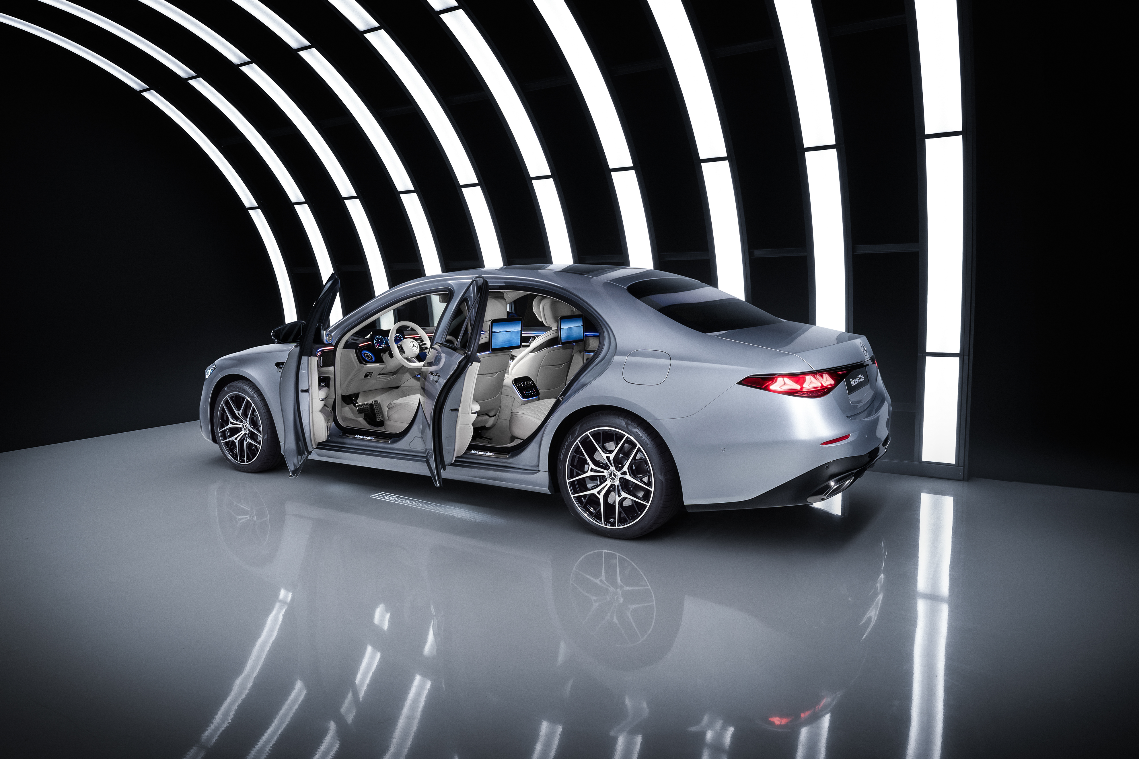 Задні ліхтарі Mercedes-Benz S-Class 2026