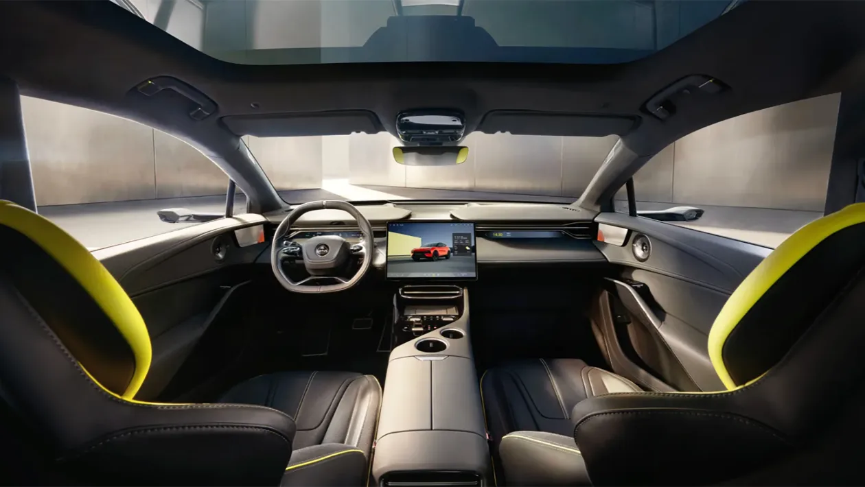 Інтер’єр 2026 Lotus Eletre hybrid