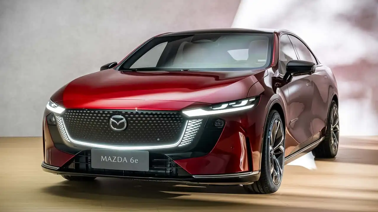 Панель управління Mazda 6e