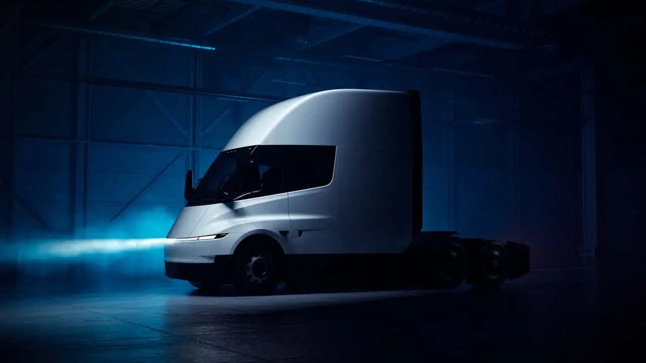 Кокпит Tesla Semi