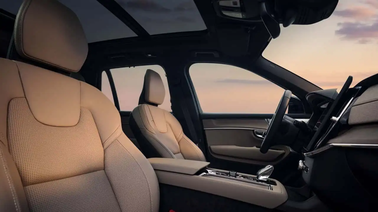 Volvo XC90 перед новим екраном мультимедіа