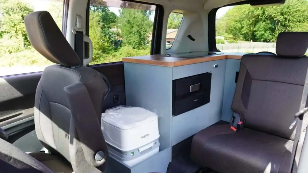 Mitsubishi Delica D:2 interior with folded seats